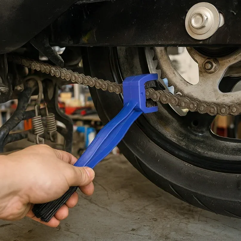 Motorcycle Chain Brush Cleaner Accessories Motocross Cover for Honda Adv 150 Mt09 2021 Gs 1250 Kawasaki Ninja 650 Nc750X