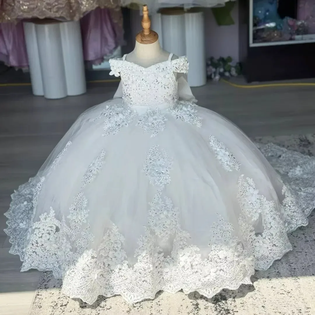 

Индивидуальные белые кружевные платья для девочек с цветочными аппликациями, детские наряды для новорожденных, праздничные платья с перьями и жемчугом для первого причастия и выпускного бала