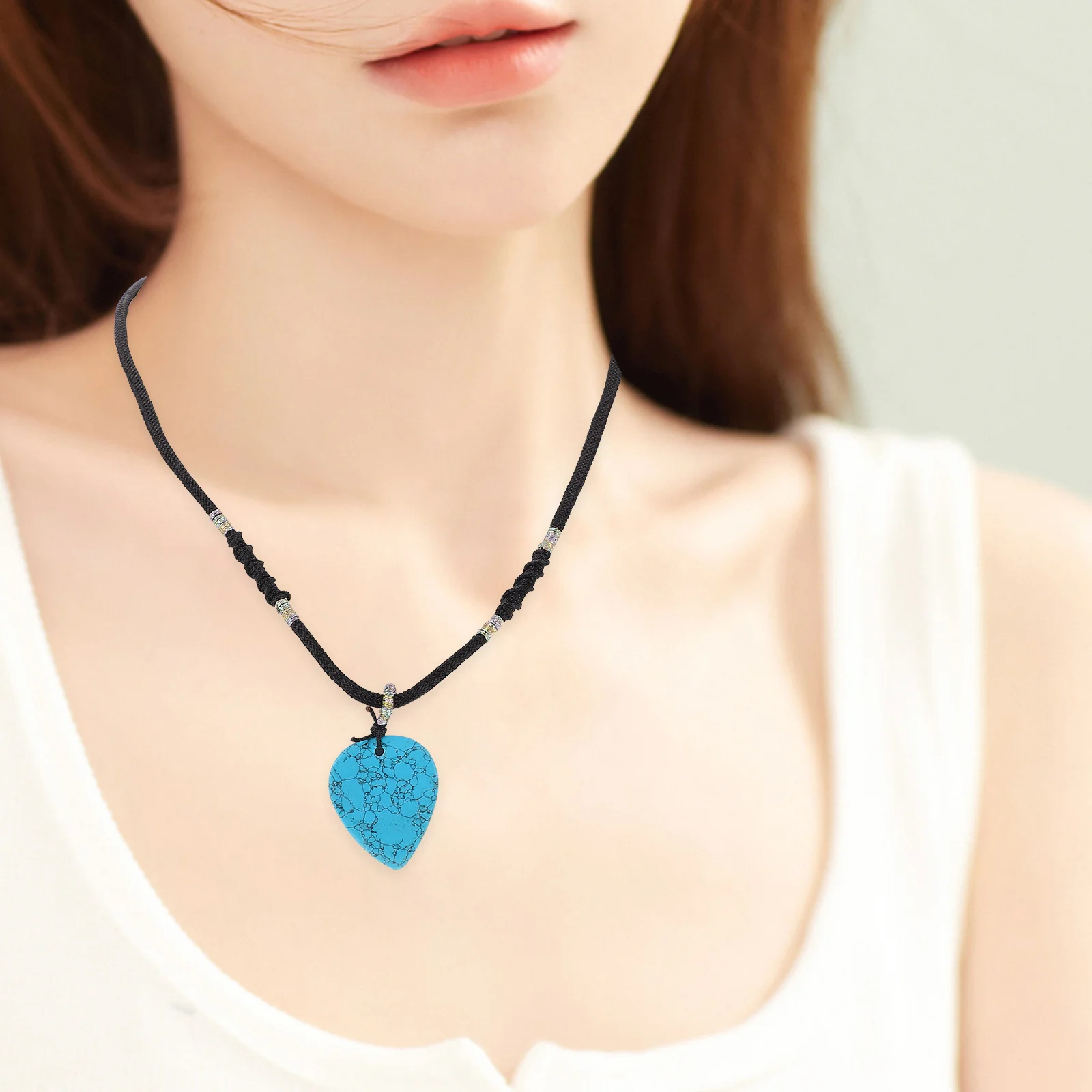

Guitar Pick Pendant Necklace Creative Music Charm Lightweight Comfortable Performance Accessory Acoustic Electric Ukulele Guitar