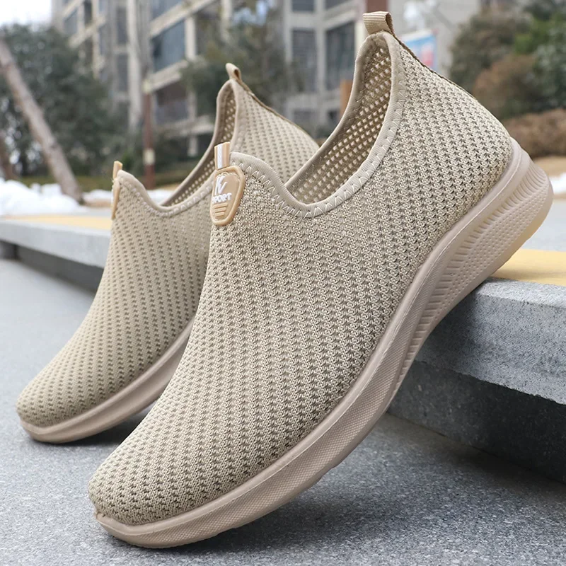 Summer Men\'s Casual Shoes Knitted Mesh Sneakers Non Slip Lightweigh Flats New Men Breathable Slip on Running Shoes Tenis Hombre