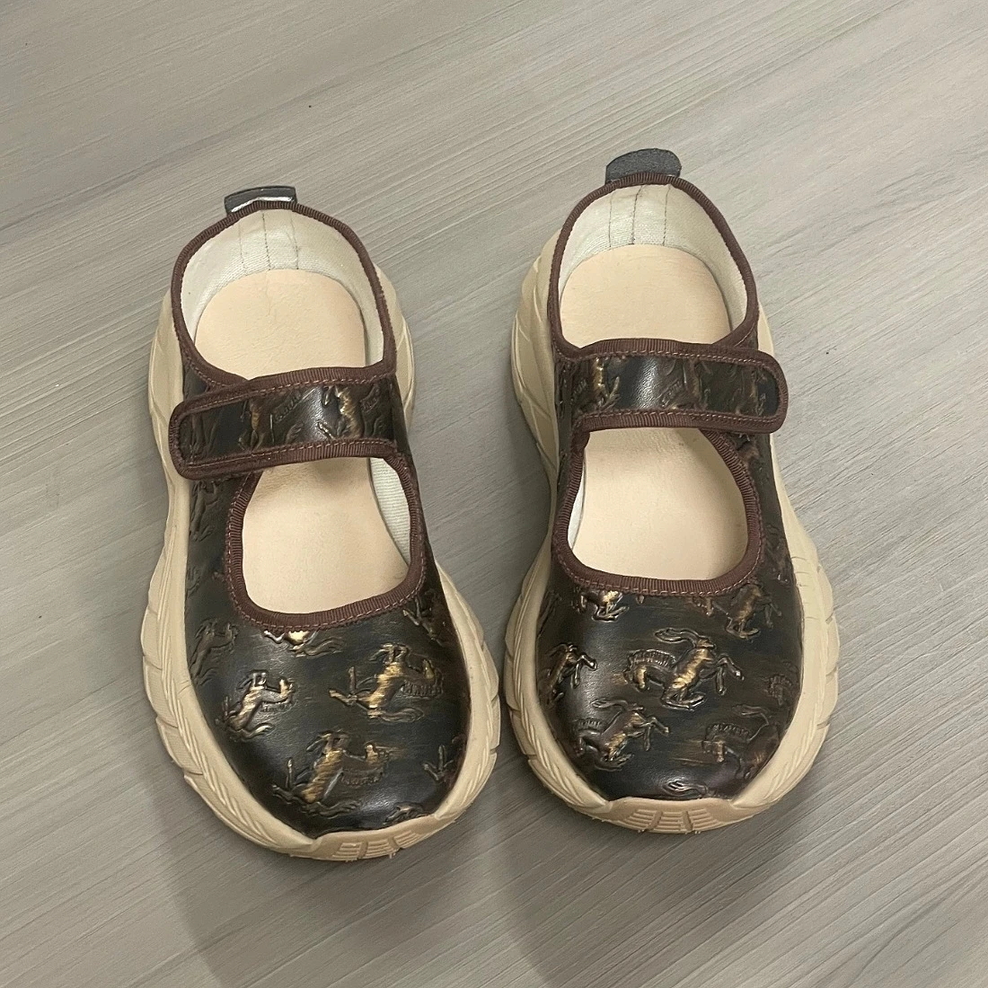Zapatos de Mujer Xingliupi, Al - Canvas Sneaker High reseña y precio