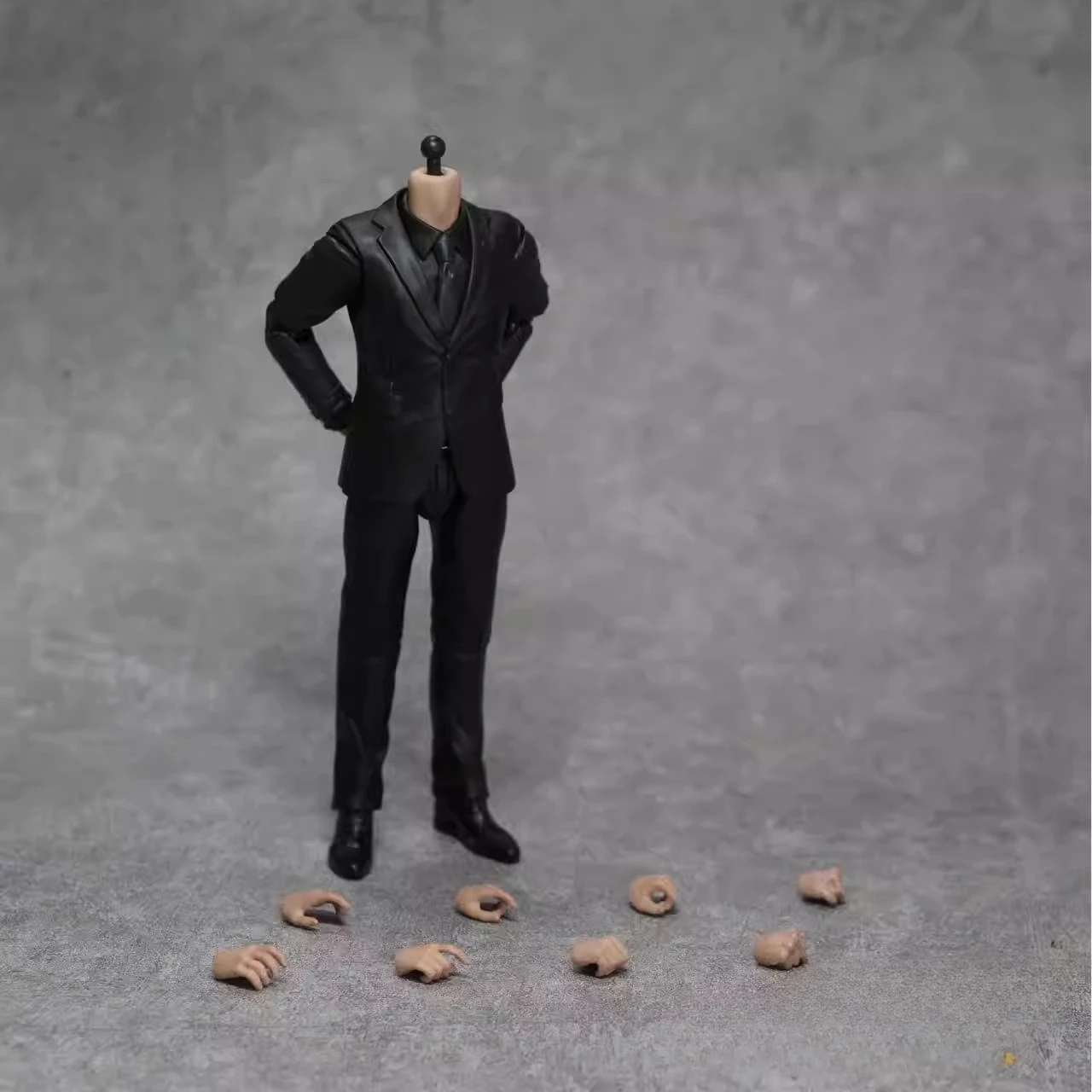 

Manipple Studio 1/12 Scale Male Soldier Killer Agent Movable Body Plastic Set Model for Fit 6'' SHF Head Carving Action Figures