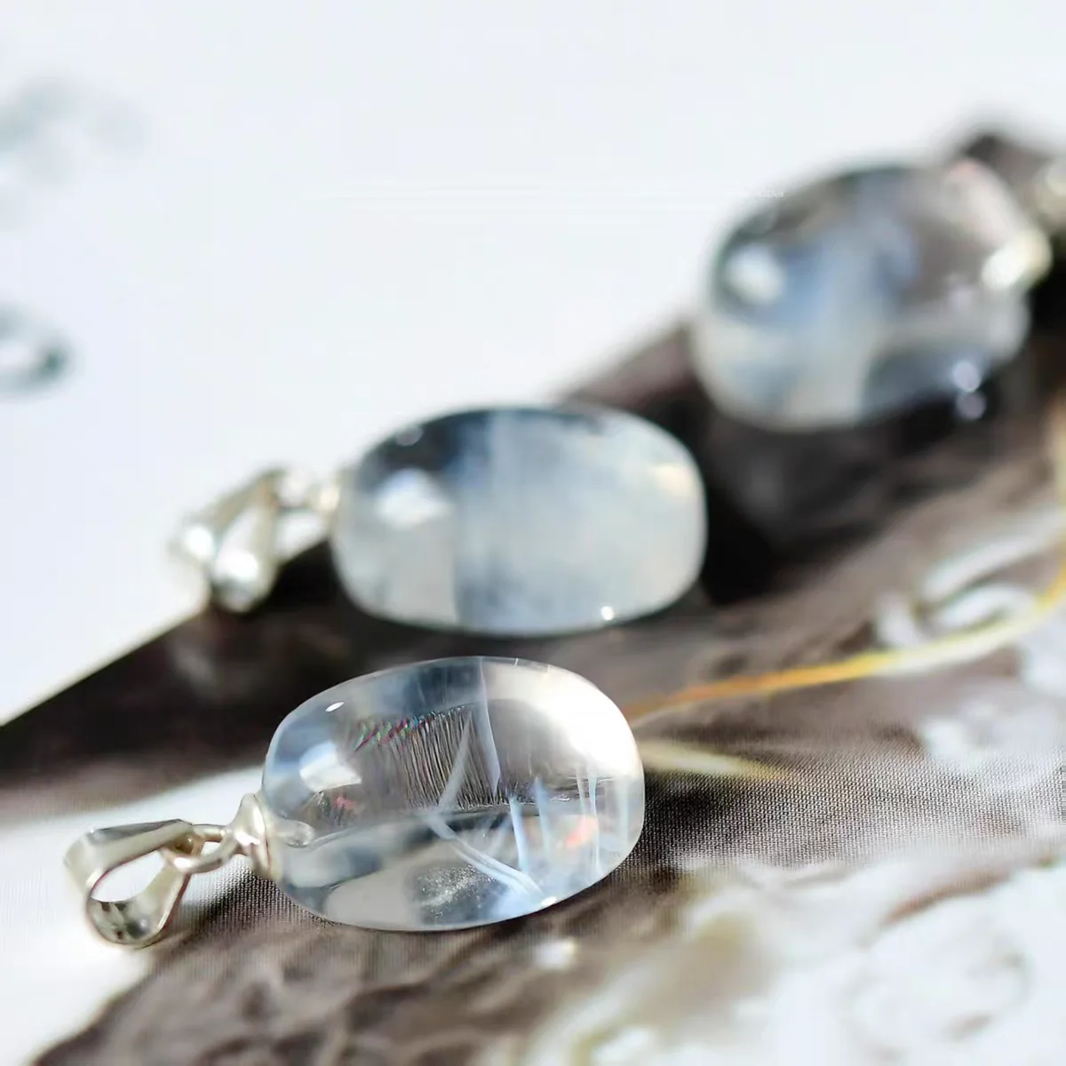 حقيقية الطبيعية ريشة الأزرق Rutilated الكوارتز الهرم الملاك قلادة إبرة قلادة على هيئة ريشة Rutilated النساء الرجال AAAAAAA