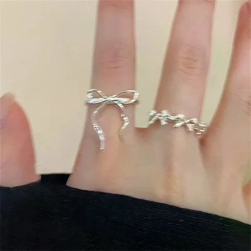 زوج من 2، حلقات شريطية على شكل فيونكة مصممة؛ حلقات هندسية حلوة قابلة للتعديل؛ هدية مثالية للنساء؛ مناسبة لحفلات الزفاف