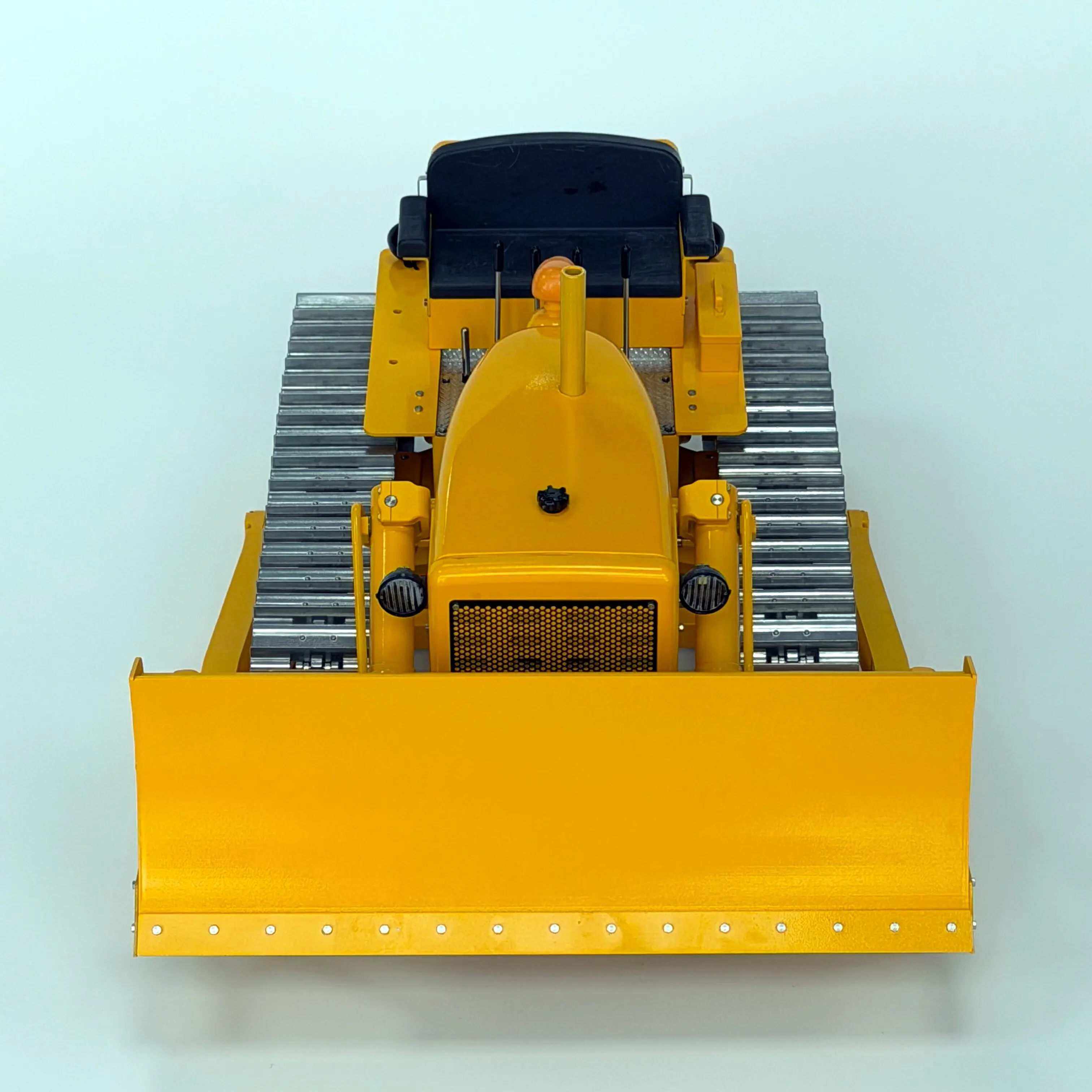 1/14 RC Hydraulic Bulldozer D7 RTR Version With Sound Light System Simulate Smoke Metal RC Dozer Engineering Vehicle Toy Model
