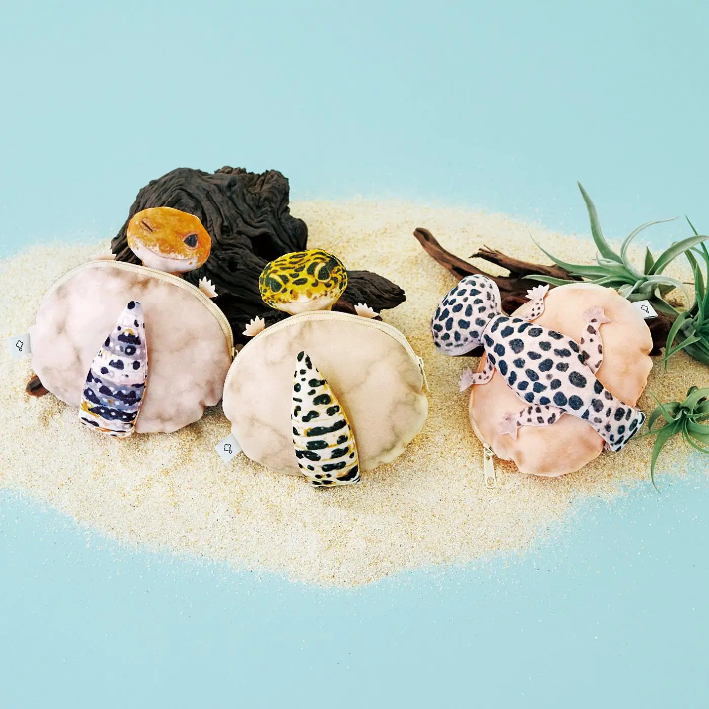 creative-lizard-coin-storage-makeup-bag-felissimo-japanese-style-soft-cute-healing-design-money-bank-gift-item-for-festivals