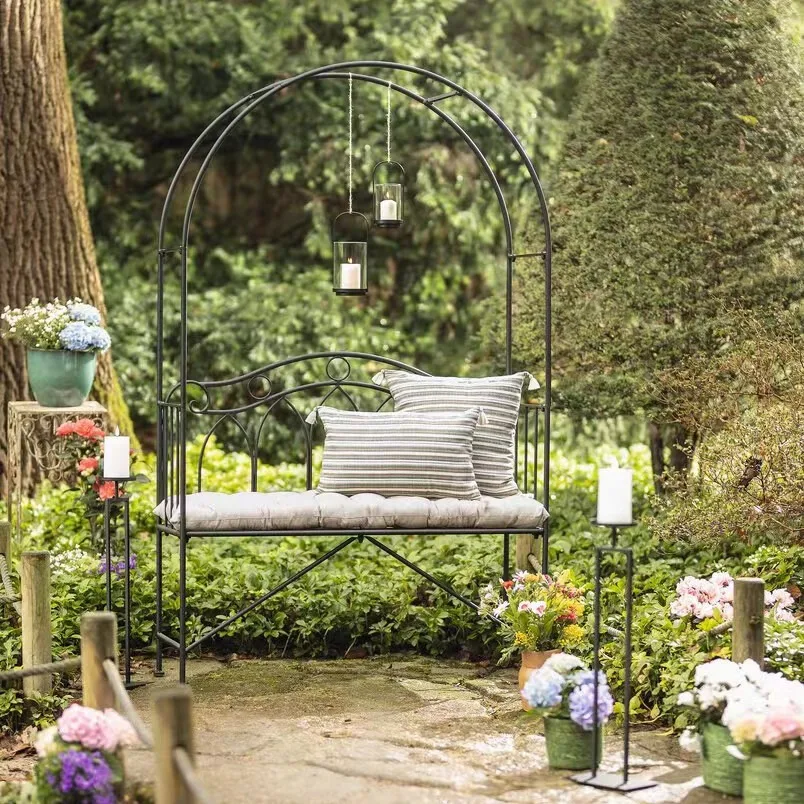 

Modern minimalist style outdoor iron double chair with vine climbing frame, set, outdoor leisure