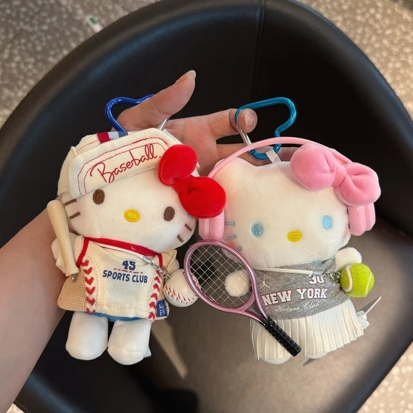 Kitty Sweet Cool Motorcycle Driver Tennisspeler Leuke Hello Kitty Rugzak Mobiele hanger Sleutelhanger Pop Knuffels Verjaardagscadeau