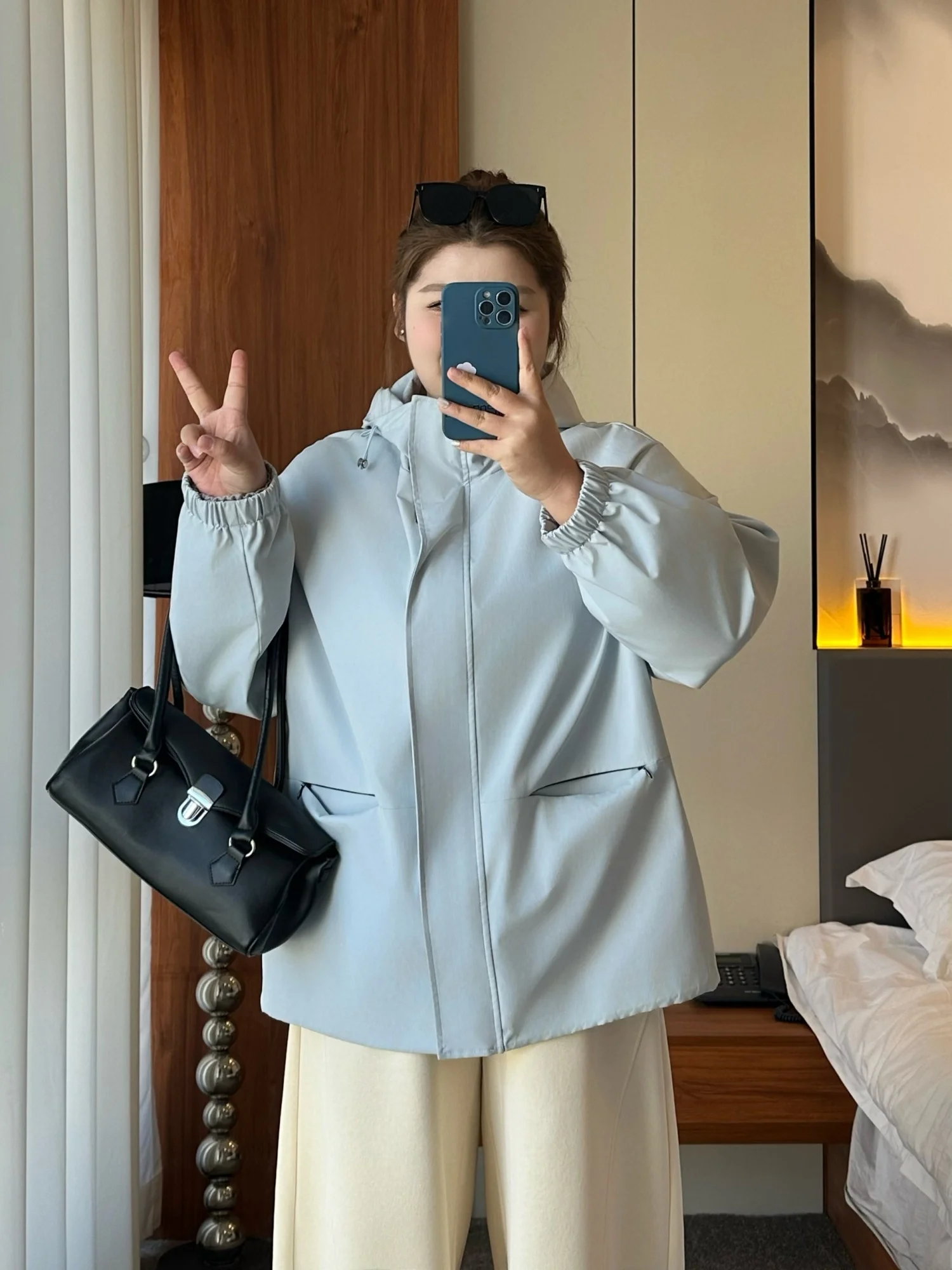 

Свободная спортивная ветрозащитная куртка с капюшоном для активного отдыха, большие размеры, женская, весенняя, новый стиль, повседневная, из полиэфирного волокна, для всех типов фигуры