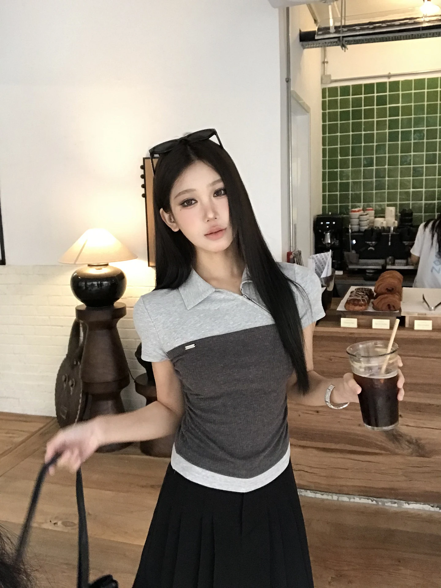 

Женская футболка Slim Fit с коротким рукавом, корейский дизайн, летний топ, повседневный стиль, полиэстер, вискоза, спандекс
