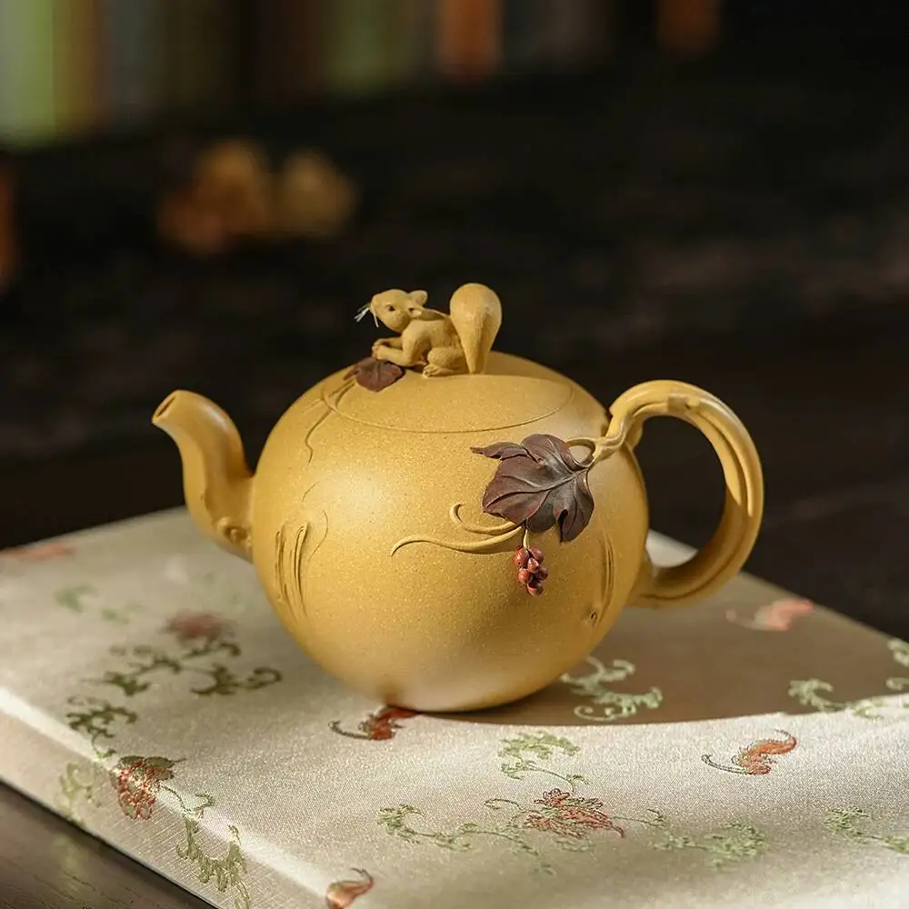 Yihu Chun High-End Yixing Purple Teapot, Handmade By Famous Craftsman Chen Zhen, Original Mineral Clay Squirrel Grape Teapot