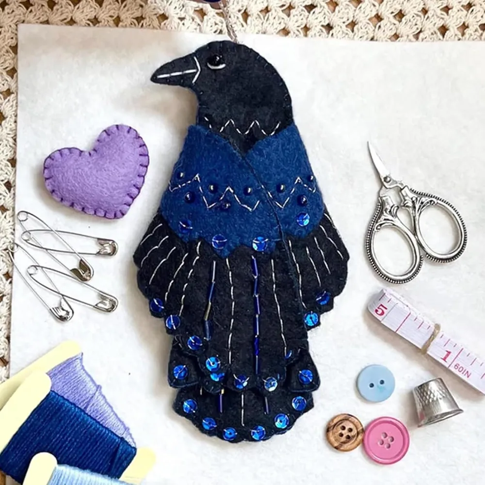 

Sewing Case Fabric Bird Storage Pendant Handmade Embroidery Decoration Guardian Stitches Handmade Felt Organizer