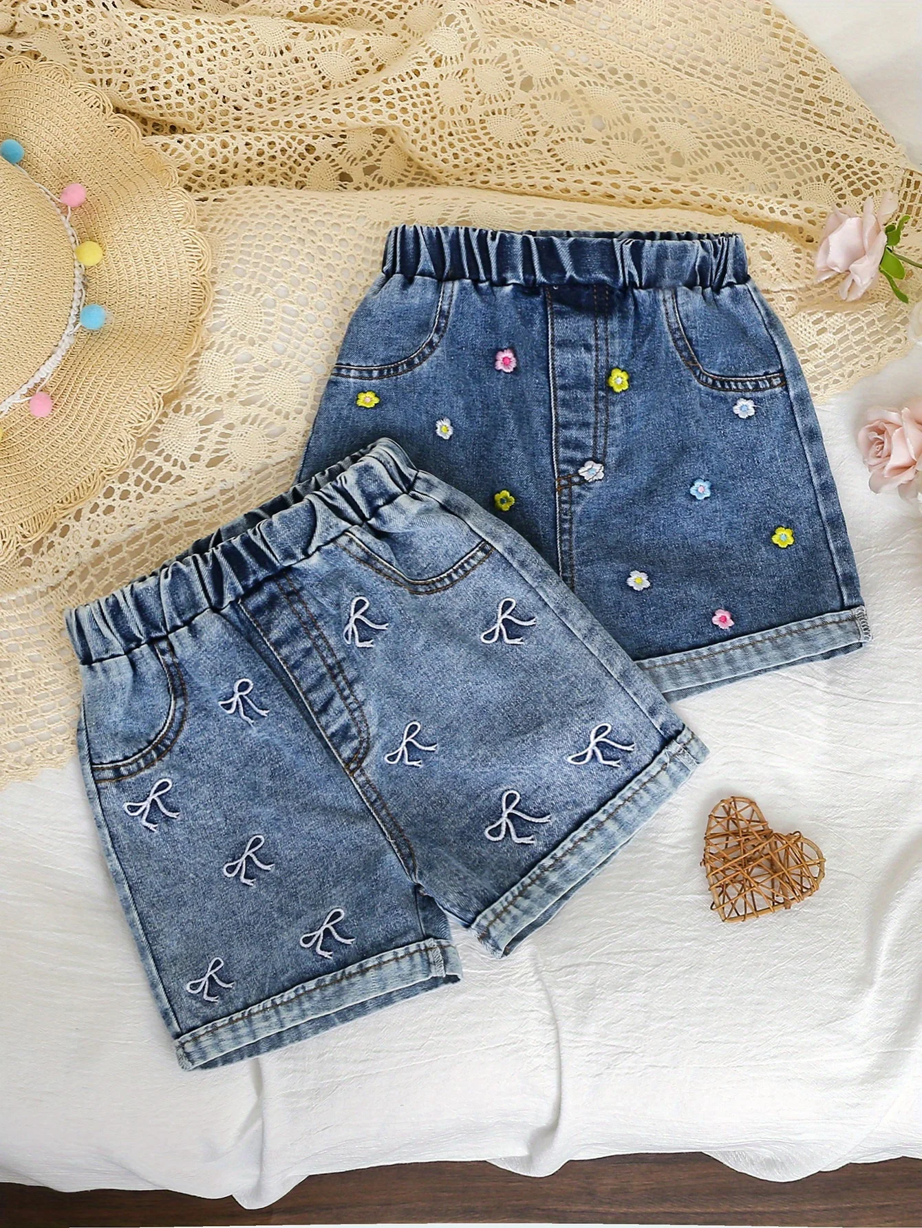 

Two-Piece Girls' Summer Bow-Embroidered Casual Shorts, Street Fashion Denim Shorts