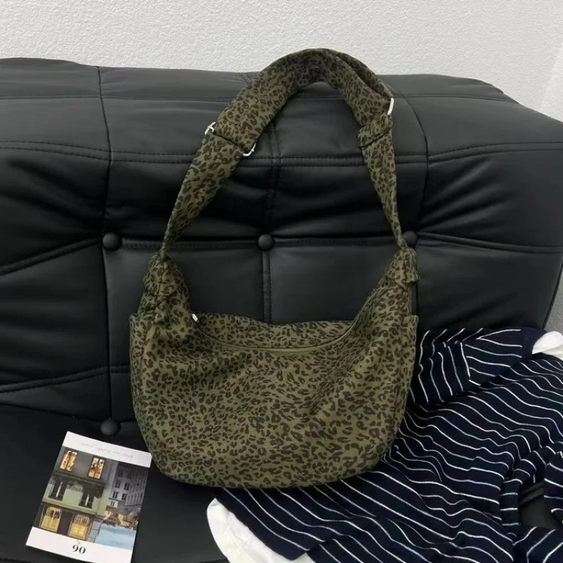 حقيبة يد جلدية مصممة للسيدات، حقيبة يد أنيقة وأنيقة، خيار كروس نسائي أزياء فاخرة