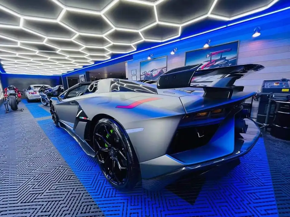 

Customized Hexagon lights Garage with Blue Border Led Ceiling Light For Car Detailing Led Tube Lamps