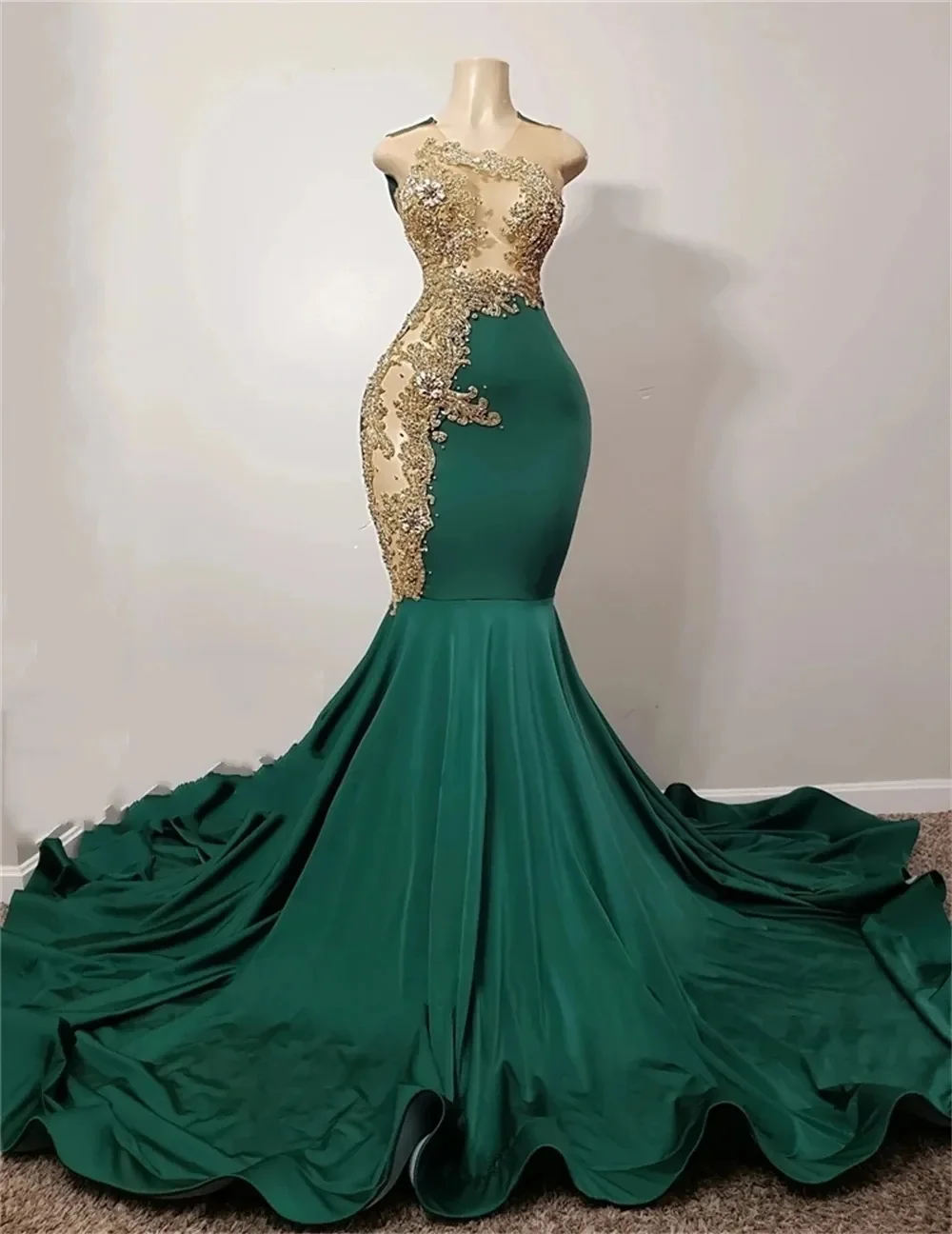 

Green Satin Mermaid Prom Dresses Gorgeous Arabic Aso Ebi Crystals Beading Applique Sleeveless Evening Gowns Sexy Split Dress