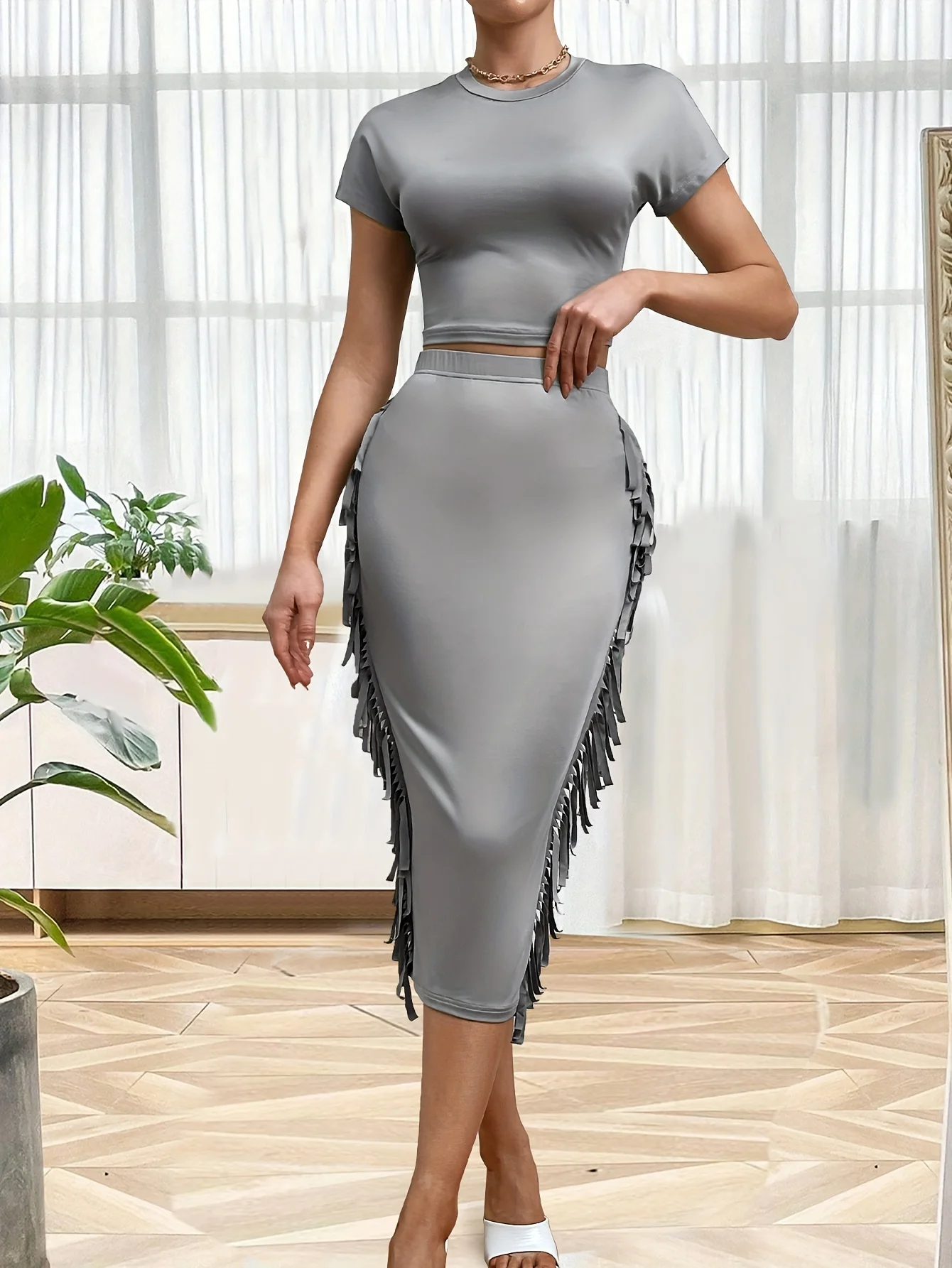 Ensemble 2 pièces argenté pour femme, haut court à manches courtes et jupe mi-longue avec bordure à franges, tenue de fête décontractée
