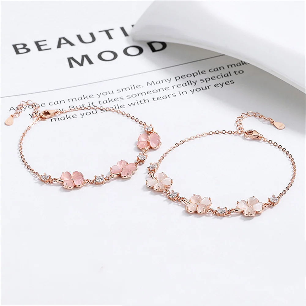 

Korean Style S925 Silver Bracelet, Cat's Eye Stone Inlaid Heart-shaped Flower and Grass, Romantic Dazzling Design