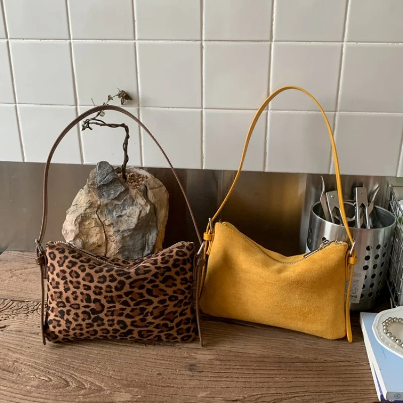 

Popular Classic Leather Women's Handbag High-End Luxury Brand Trendy Elegant Elegant Detailing Vintage Commuter Bag​