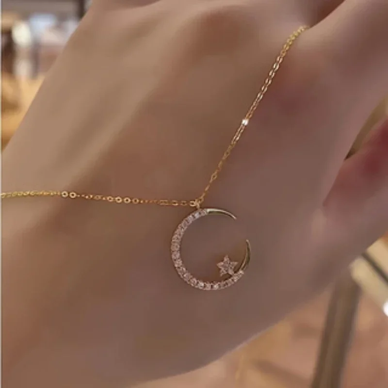 Temperament Star Moon Pendant Necklace, Women's Sparkling Exquisite Clavicle Chain, Unique Design Luxury Gift for Girlfriend