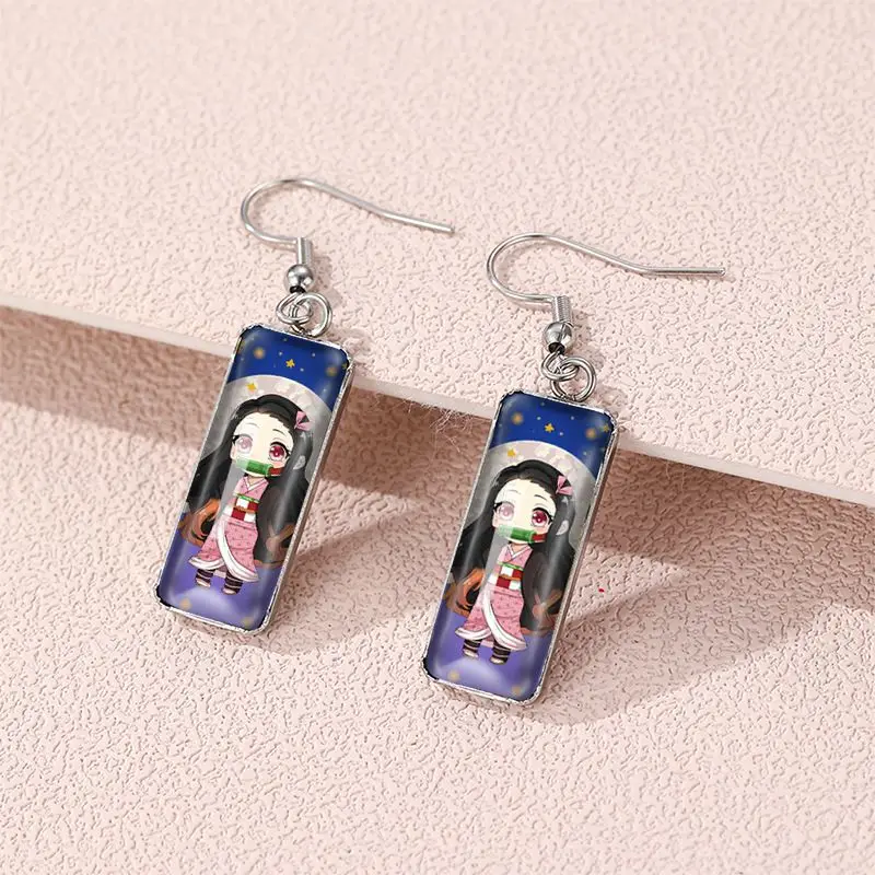 Pendientes de Tanjiro de Demon Slayer: Kimetsu no Yaiba, pendientes de dibujos animados bidimensionales, accesorios de anime, pendientes kawaii, regalo al por mayor