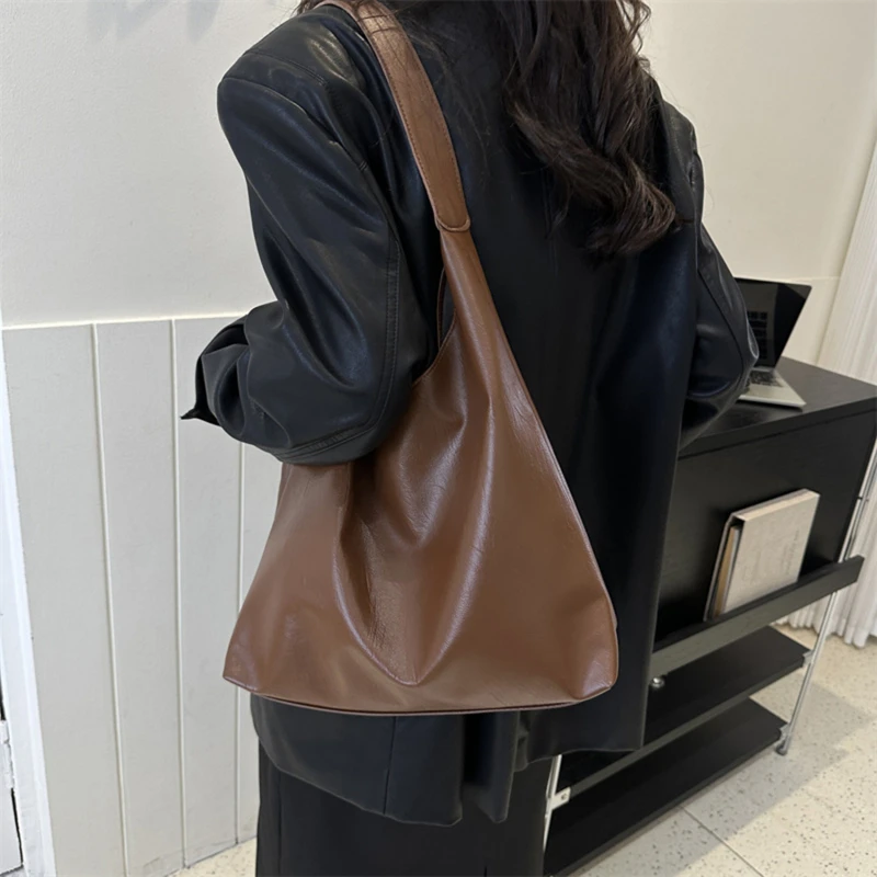 Large Capacity Female Handbag PU Underarm Bag Women Fashion Solid Color Simple One Shoulder Crossbody Commuting Bag Tote Bag