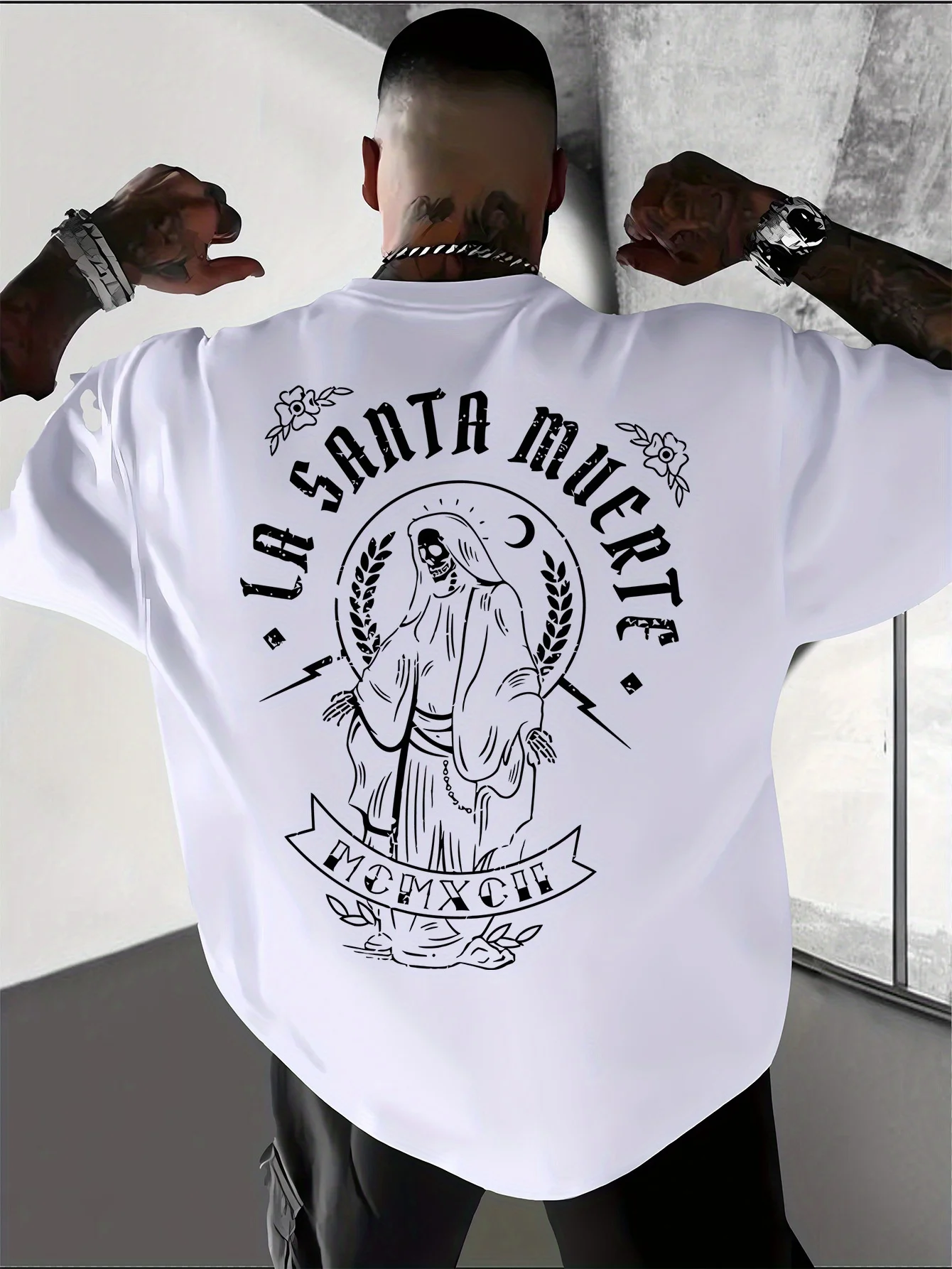 Einzigartiger Vintage Santa Muerte Line-Art-Druck auf atmungsaktivem, bequemem Herren-T-Shirt aus 100 % Baumwolle, ideal für Sommerabende. – Detail 6