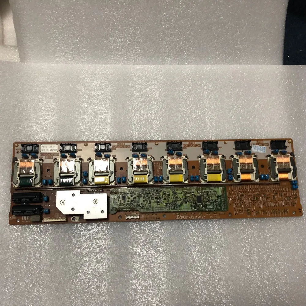 

Б/у, в хорошем состоянии, для платы LCD-32BX6 RUNTKA214WJZZ PSC10172B.