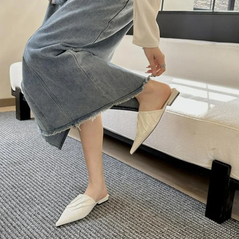 Pointed Toe Low Shoes For Girls Ladies\' Slippers Slipers Women Cute Flat Cover Summer 2025 Slides PU Pleated Hoof Heels Fabric R