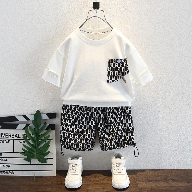 Children's summer T-shirt set Thin 2023 new boys cotton short-sleeved t fashion chiffon shorts two-piece fashion