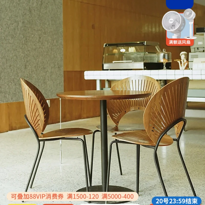 Table and chair combination of high-end Caffè Americano shop, solid wood leisure chair, table and chair in negotiation lounge