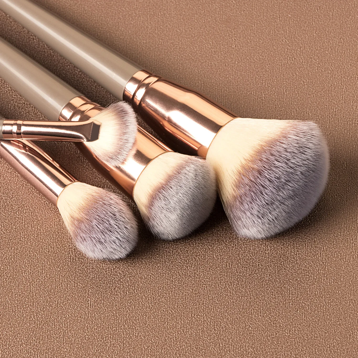 Set di pennelli per trucco Viso Occhi Pennello per trucco Ciglia Fard Labbra Pennello Eyeliner Fondotinta Ombretto Sopracciglio Evidenzia polvere