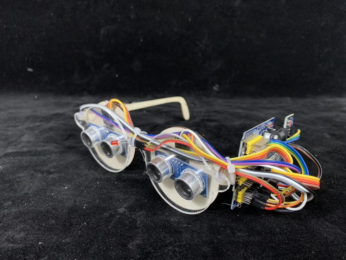 Occhiali robot bionici ciechi Lampada cicalino ad ultrasuoni Vibra rilevare ostacoli Robot programmabile Glasse per kit fai da te robot Arduino