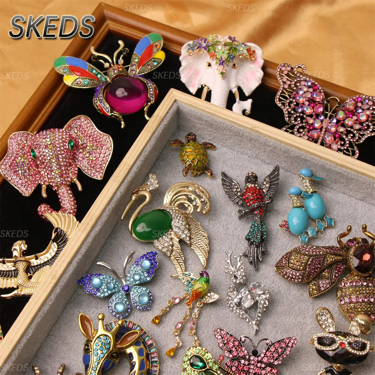 SKEDS Niedliche Tierbrosche für Damen, Vintage-Stil, Strass, Insekt, Schmetterling, Vogel, Elefant, Anstecknadel, modische Korsage, Schmuckzubehör