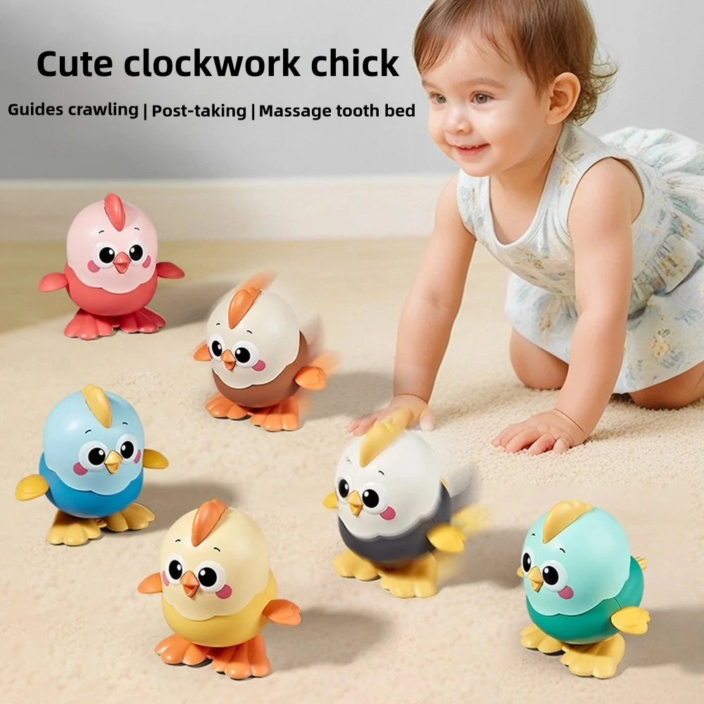 Nuovo cartone animato in movimento per bambini che salta piccolo pollo giallo giocattolo a carica per neonati, pollo giocattolo a carica, divertente piccolo animale a carica realistico che può spostare, correre e imparare a gattonare per bambini da 1 a 2 anni