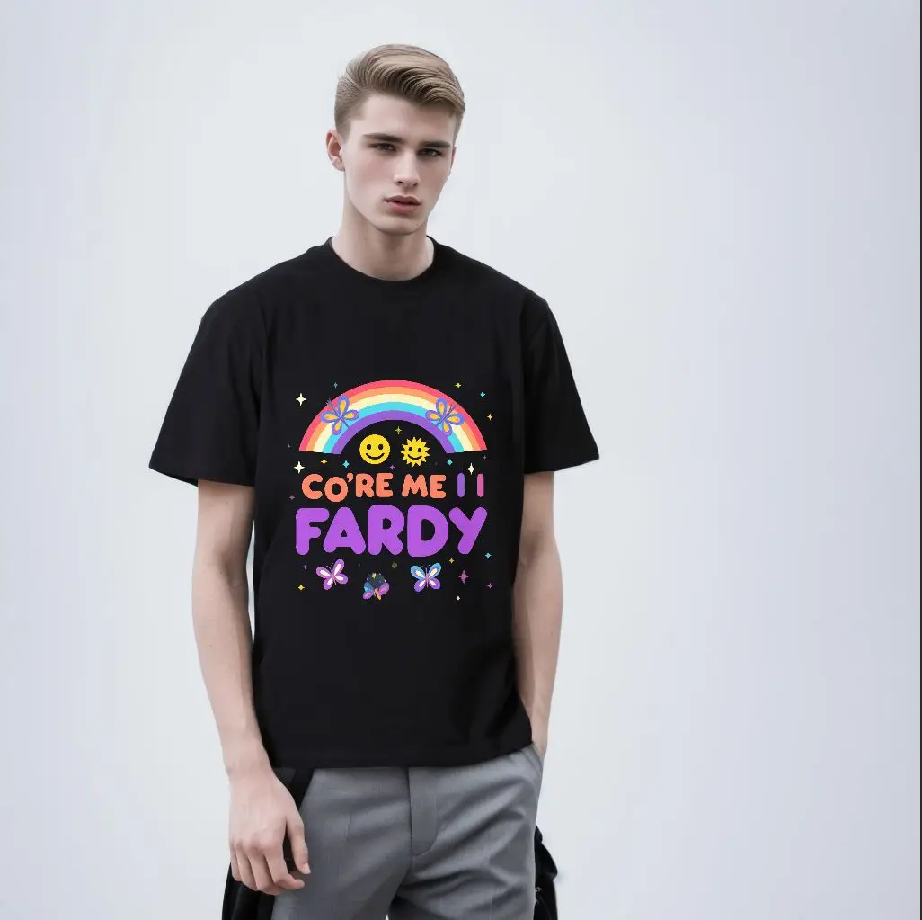 تي شيرت برسومات ملونة برقبة دائرية - وجه مبتسم أبيض بألوان قوس قزح ونص 'CO'RE ME I I FARDY' مع ديكور نجوم زهور الفراشة، P #5