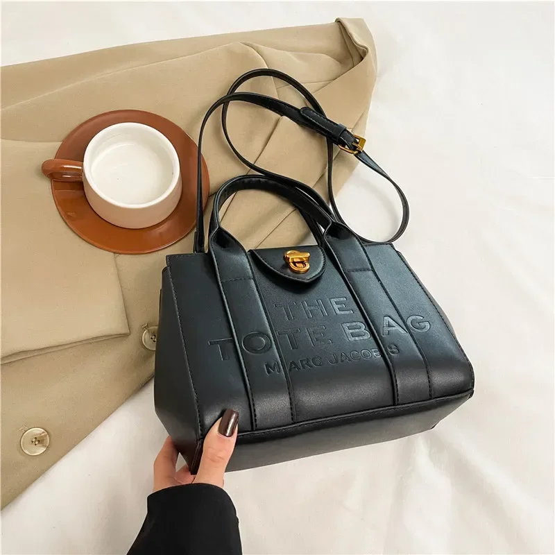 New Women's Chain Shoulder Crossbody Bag With Fashionable Design, Simple Chain Bag, Women's Casual Small Square Bag