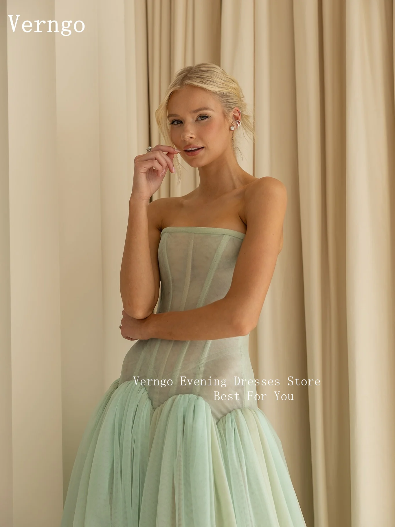 Verngo Grünes Organza-Abendkleid, trägerlos, plissiert, Sweep-Zug, formelles Anlasskleid, elegantes arabisches Abendkleid aus Seide, individuell gestaltet