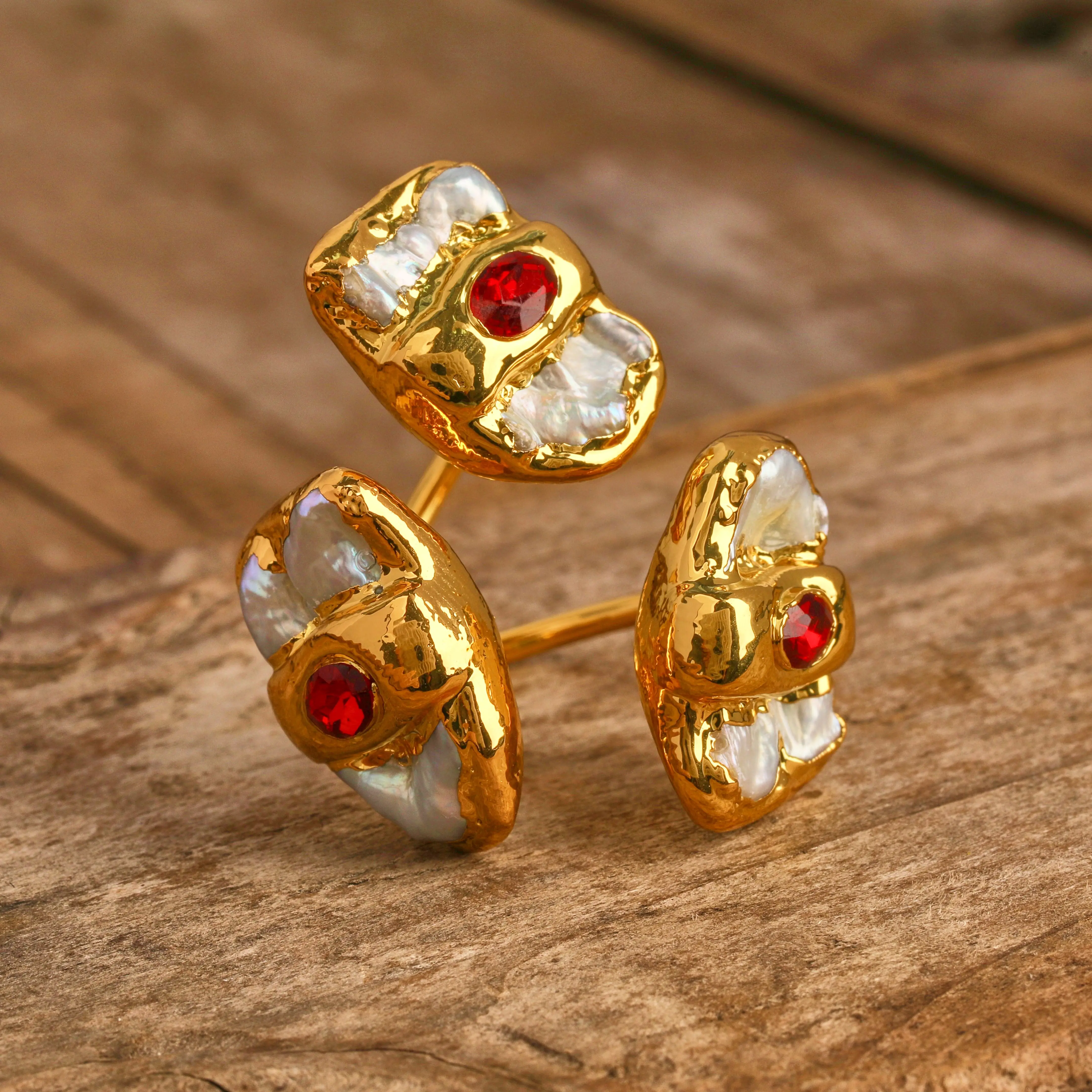 

Luxurious 18K Gold-Plated Copper Jewelry Classic Style Freshwater Pearl Fashion Ring Natural Beauty