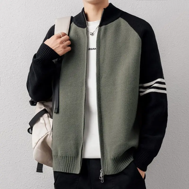 

2025 New Cardigan Sweater Men's Retro American Casual Style Stand Up Collar Knitted Sweater Striped Jacket Men's Style
