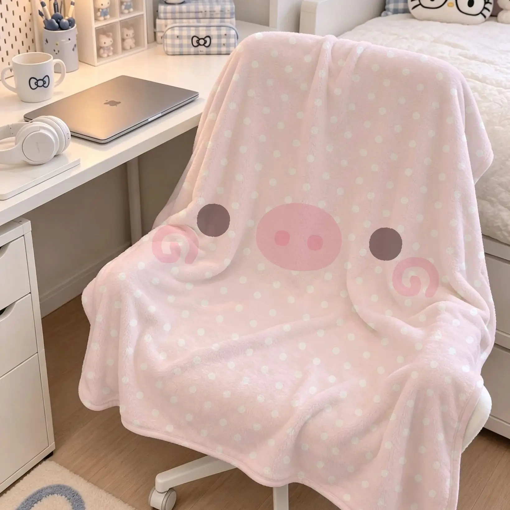 Cute Snotty Pig Flannel Throw Blanket, Soft Girly Aesthetic Nap Air Conditioning Blanket for Dorm Bedroom Sofa Bed