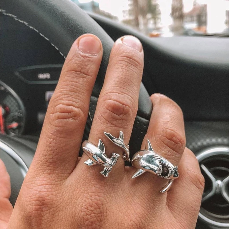 Q0KE 2x Punk Style Shark Rings White Shark & Hammerhead Shark Rings Adjustable Opening Metal Ring Jewelry Decor for Women Men