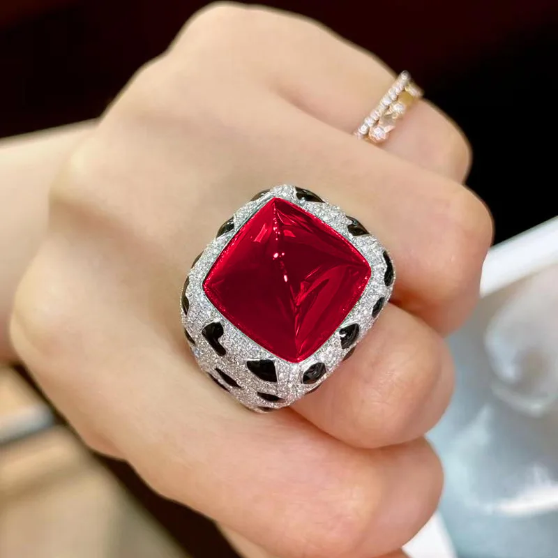 Luxury Leopard Print Design Simulation 17 Carat Sugar Tower Ruby Red CZ Rings Women's Fashion Wedding Banquet Accessories