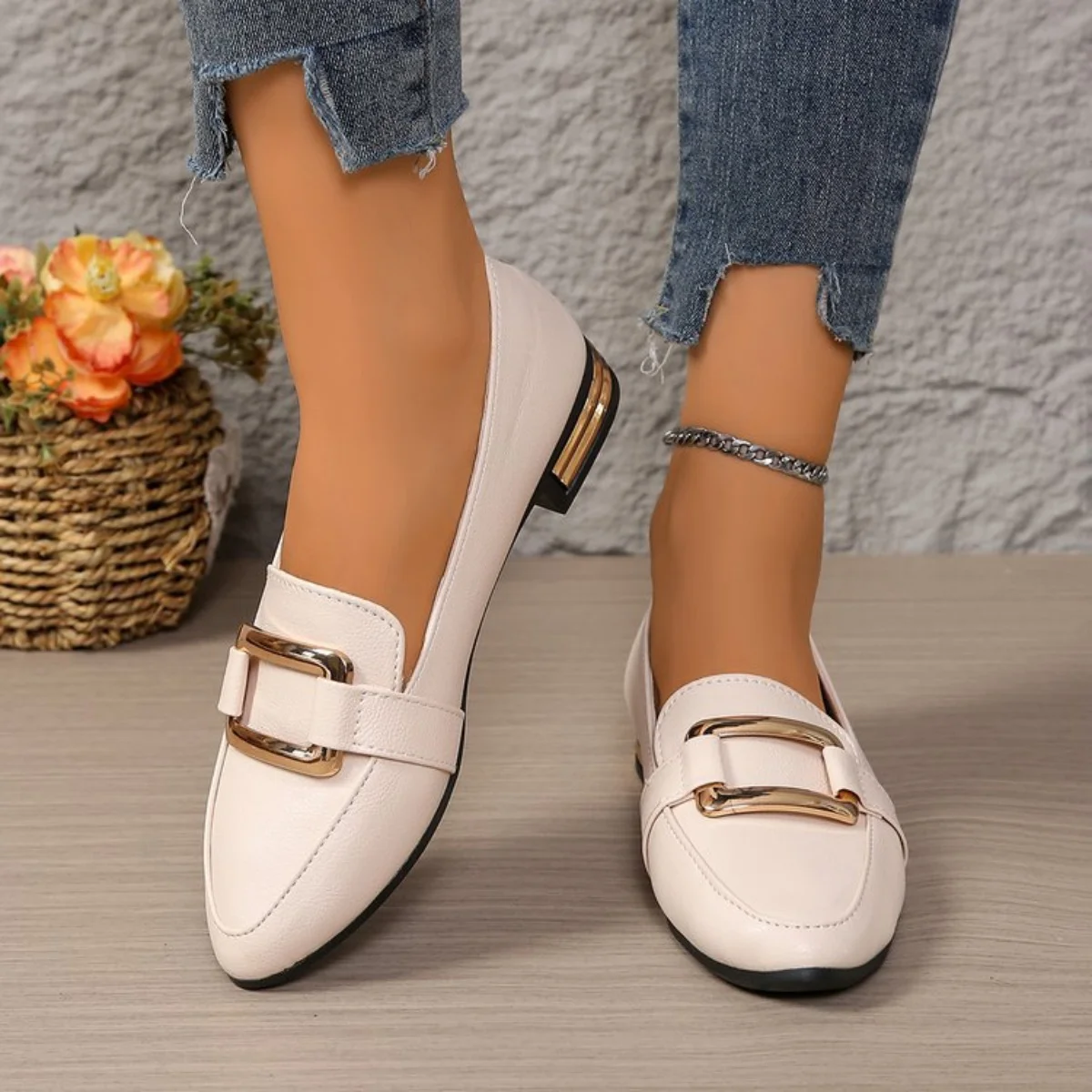 

New fashionable, versatile, durable, lightweight and large-sized women's single shoes