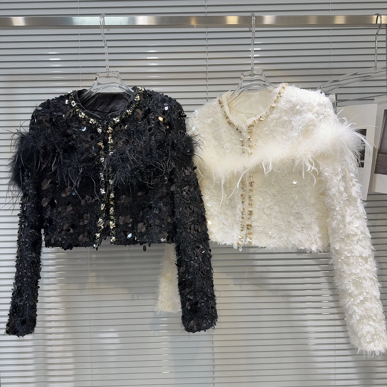 2024年冬新作ファションオートウェア綿ウール混紡パール装飾フェザー装飾レディライクストレートカットコート