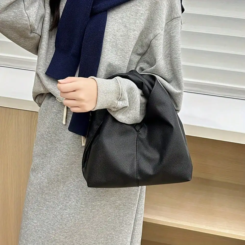 Torebka, torebka na nadgarstek, niszowy design, torebka typu cloud bag, torebka, nowa ekskluzywna plisowana torebka typu horn bag, miękka torebka na ramię z PU, torebka damska, modna i prosta, na wyjścia i imprezy. — zdjęcie 6
