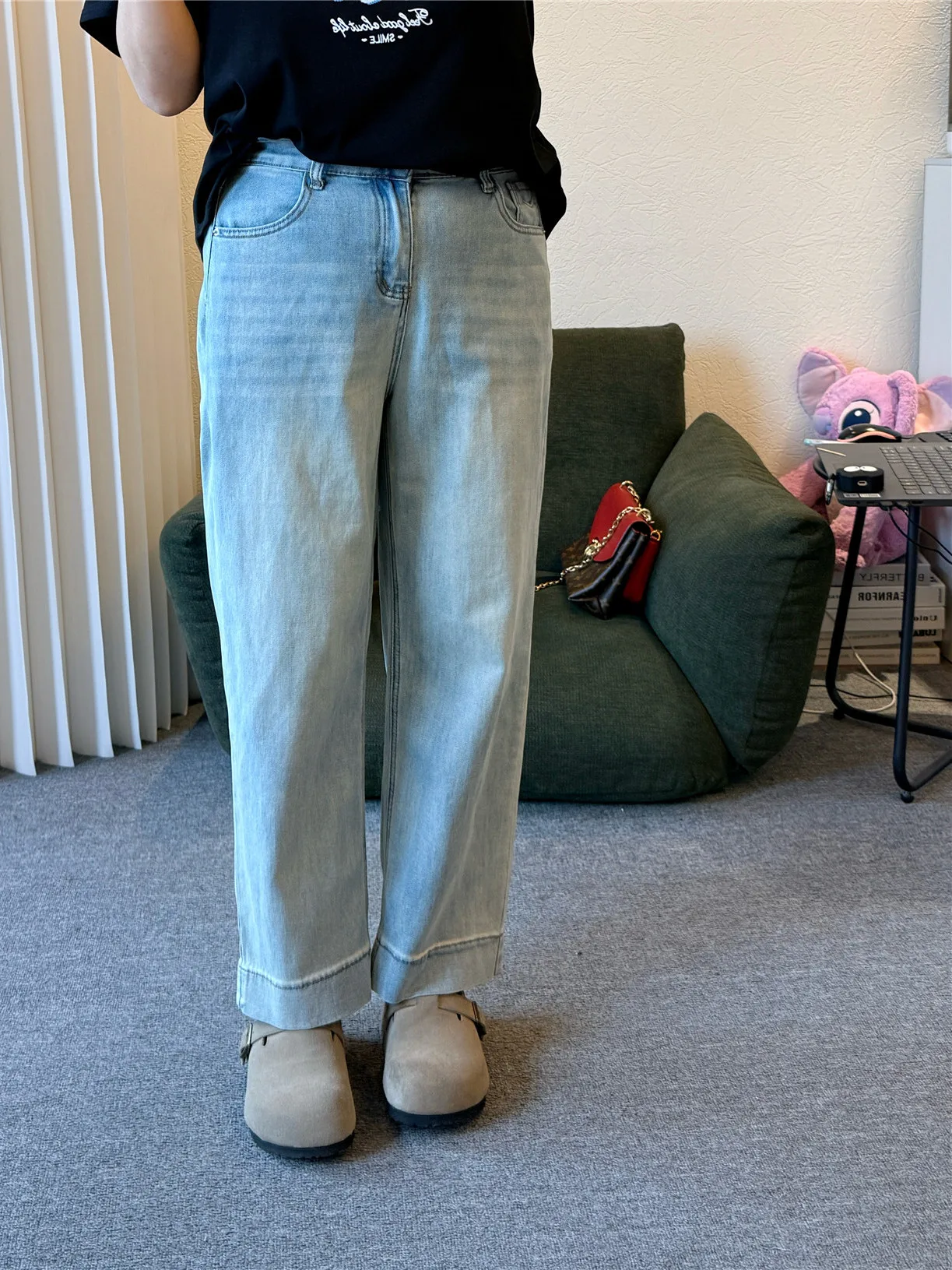 Calça Jeans Feminina Plus Size de Cintura Alta com Perna Reta, Elástica e Modeladora, em Algodão Denim, Comprimento 7/8 para ...
