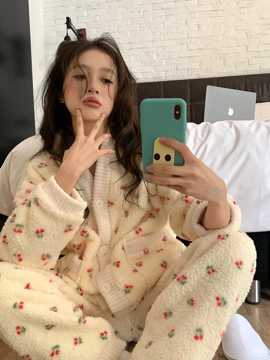 

Korean style autumn winter thickened fashionable cherry pajamas set women coral velvet skin-friendly warm home clothes freshing