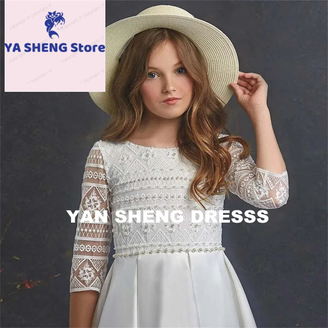 فستان فتاة الزهور مخصص من الساتان الأبيض المطرز بالدانتيل على شكل حرف a لحفلات الزفاف الأنيقة على شكل زهرة القمامة للأطفال أول حفلة عيد ميلاد القربان المقدس