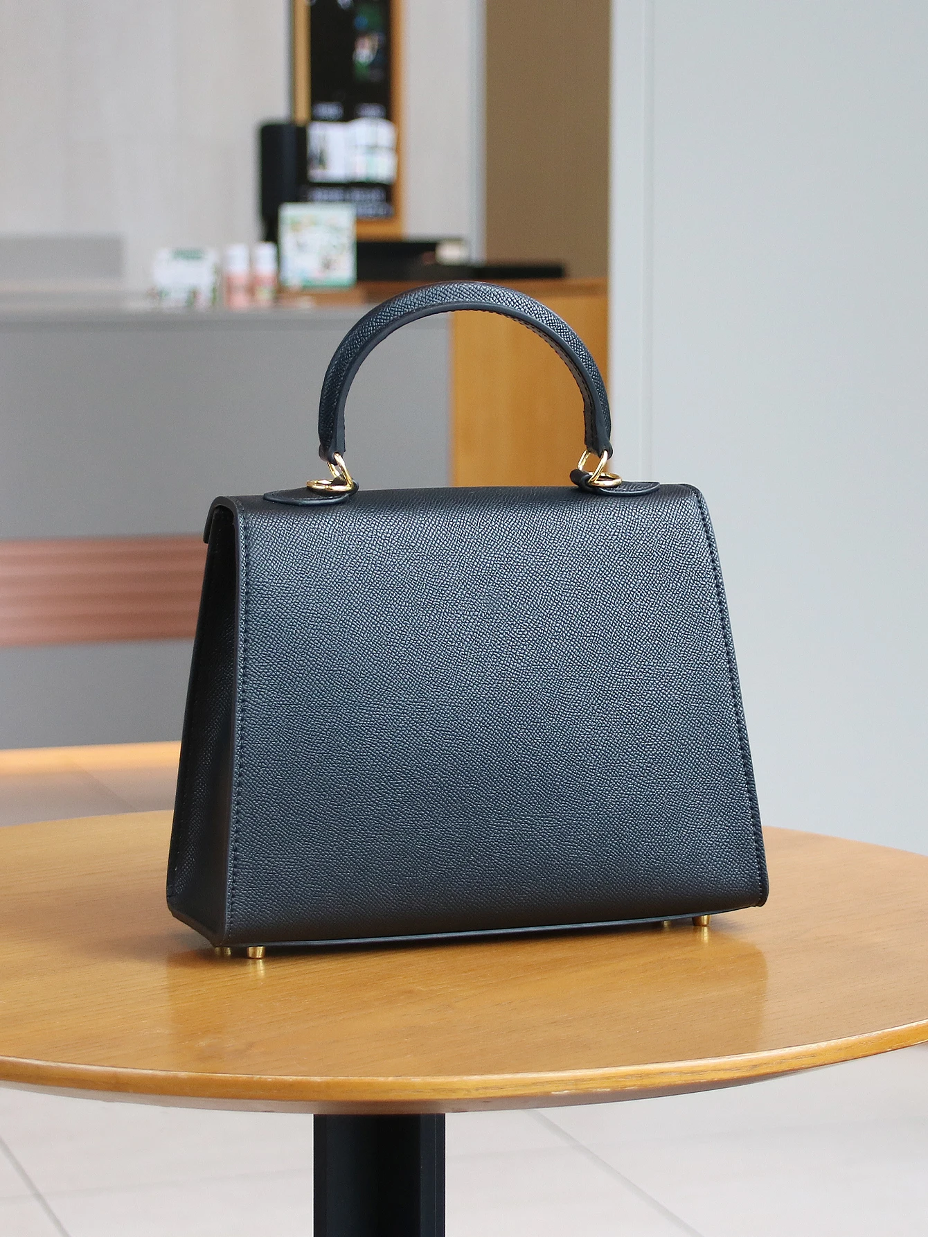 حقيبة يد نسائية عصرية راقية لعام 2024 حقيبة صغيرة بمزاج طباعة النخيل حقيبة يد كيلي OL حقيبة عمل للركاب الجوكر الخفيفة Luxur